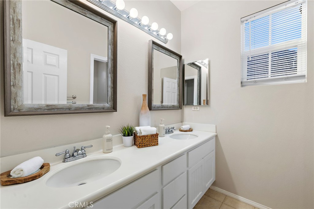 Upstairs bathroom - 29 Bushwood, Ladera Ranch CA 92694 - photo 13