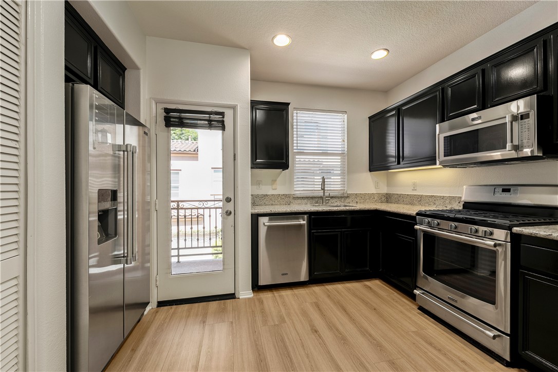 Kitchen - 30 Marcilla, Ladera Ranch CA 92694 - photo 9