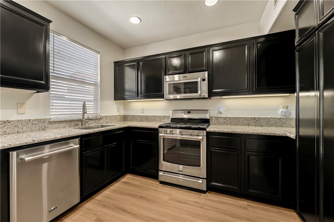 Kitchen - 30 Marcilla, Ladera Ranch CA 92694 - photo 10