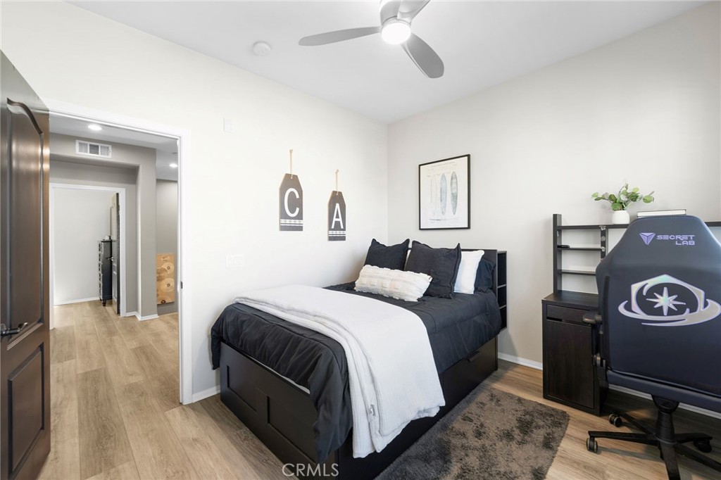 Second en-suite Bedroom - 34 Clifford Ln, Ladera Ranch CA 92694 - photo 36