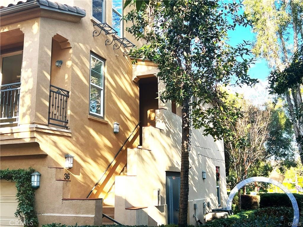 Upper End unit with privacy - 36 Martino, Ladera Ranch CA 92694 - photo 1