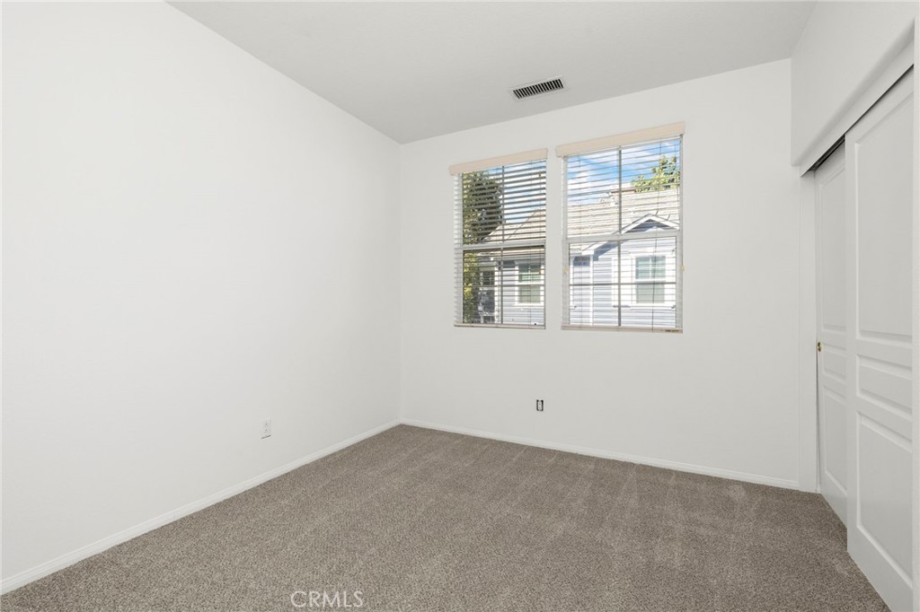 Large 3rd bedroom. - 4 Toribeth Street 8, Ladera Ranch CA 92694 - photo 12