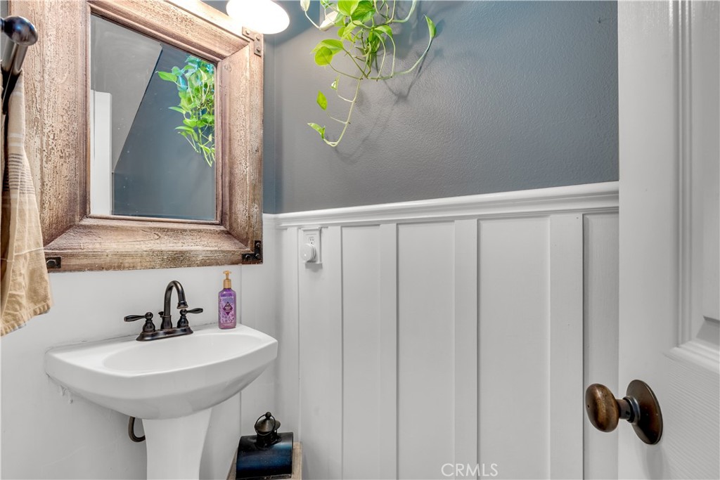 Downstairs Bathroom Vertical Panel Moulding - 5 Surrey Farm, Ladera Ranch CA 92694 - photo 34