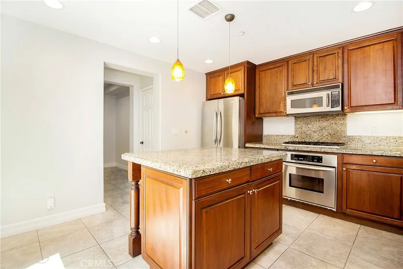 76 Orange Blossom Cir, Ladera Ranch, CA 92694