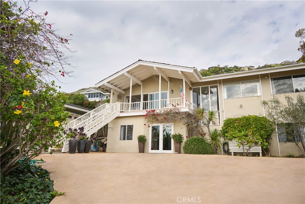 Classic Beach House in Three Arch Bay - 10 N Vista De La Luna, Laguna Beach CA 92651 - photo 1