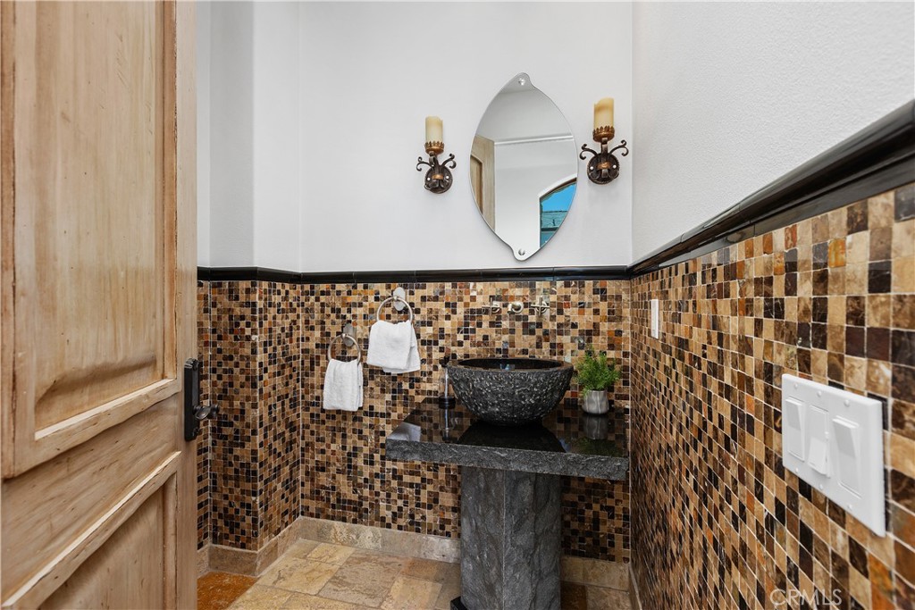 10 S La Senda, Laguna Beach CA 92651 - photo 33