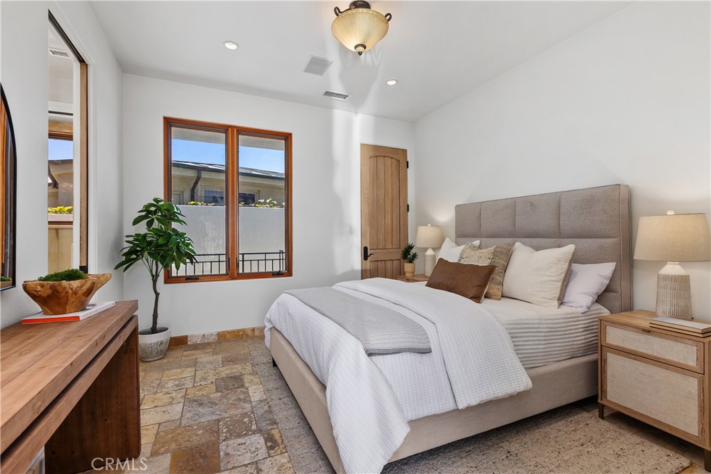 10 S La Senda, Laguna Beach CA 92651 - photo 34