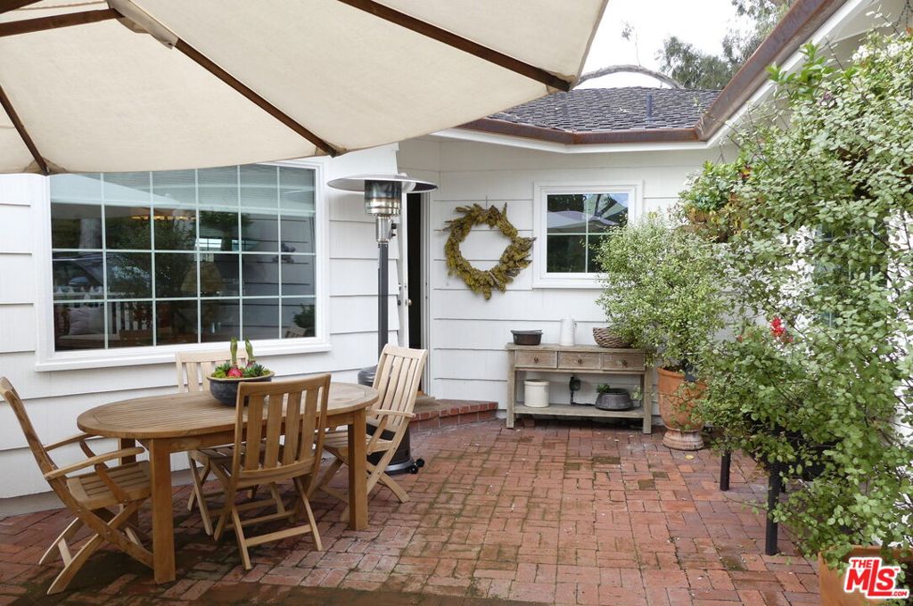 100 Chiquita Street, Laguna Beach CA 92651 - photo 1