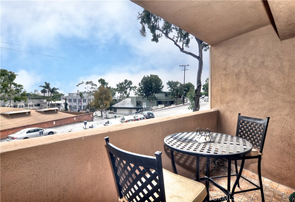 100 Cliff Drive 11, Laguna Beach CA 92651 - photo 1