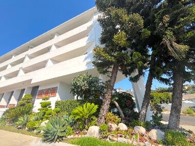 100 Cliff Drive 11, Laguna Beach CA 92651 - photo 22