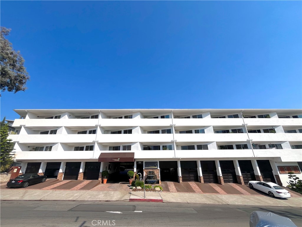 100 Cliff Drive 15, Laguna Beach CA 92651 - photo 1
