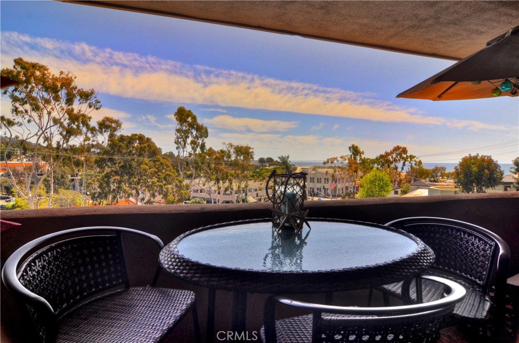 100 Cliff Drive 22, Laguna Beach CA 92651 - photo 1