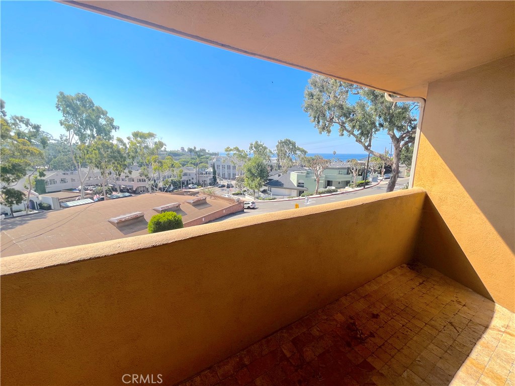 100 Cliff Drive 24, Laguna Beach CA 92651 - photo 4