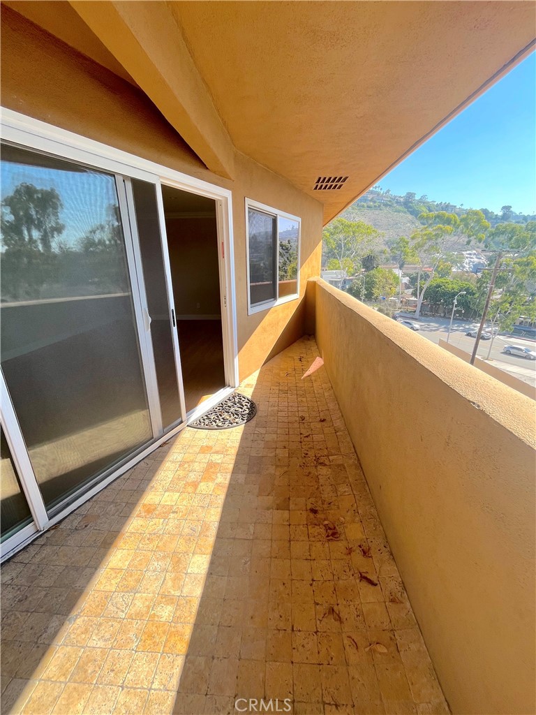 100 Cliff Drive 24, Laguna Beach CA 92651 - photo 8