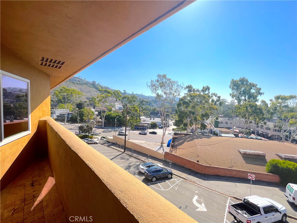 100 Cliff Drive 24, Laguna Beach CA 92651 - photo 9
