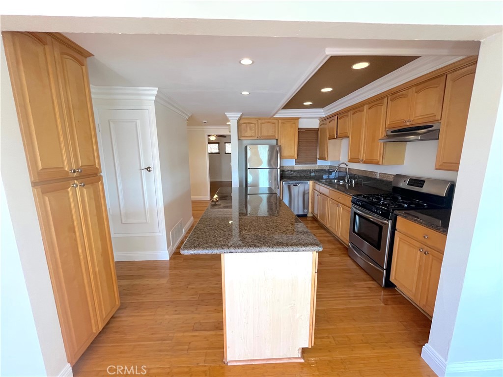 100 Cliff Drive 5, Laguna Beach CA 92651 - photo 4