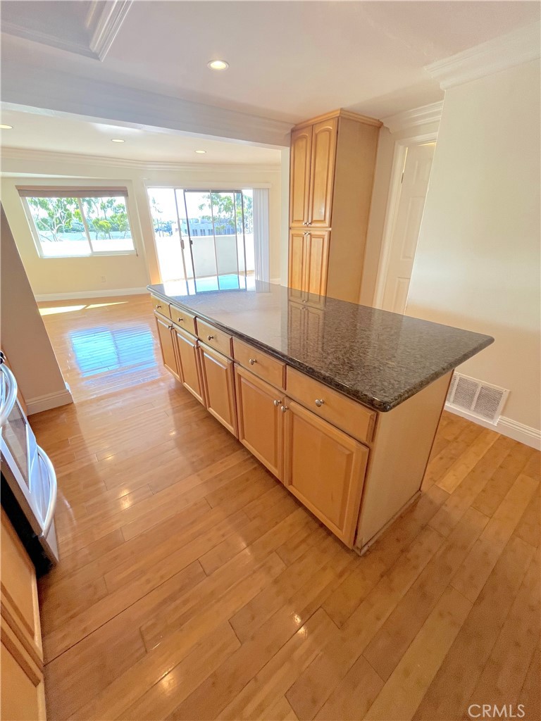 100 Cliff Drive 5, Laguna Beach CA 92651 - photo 7