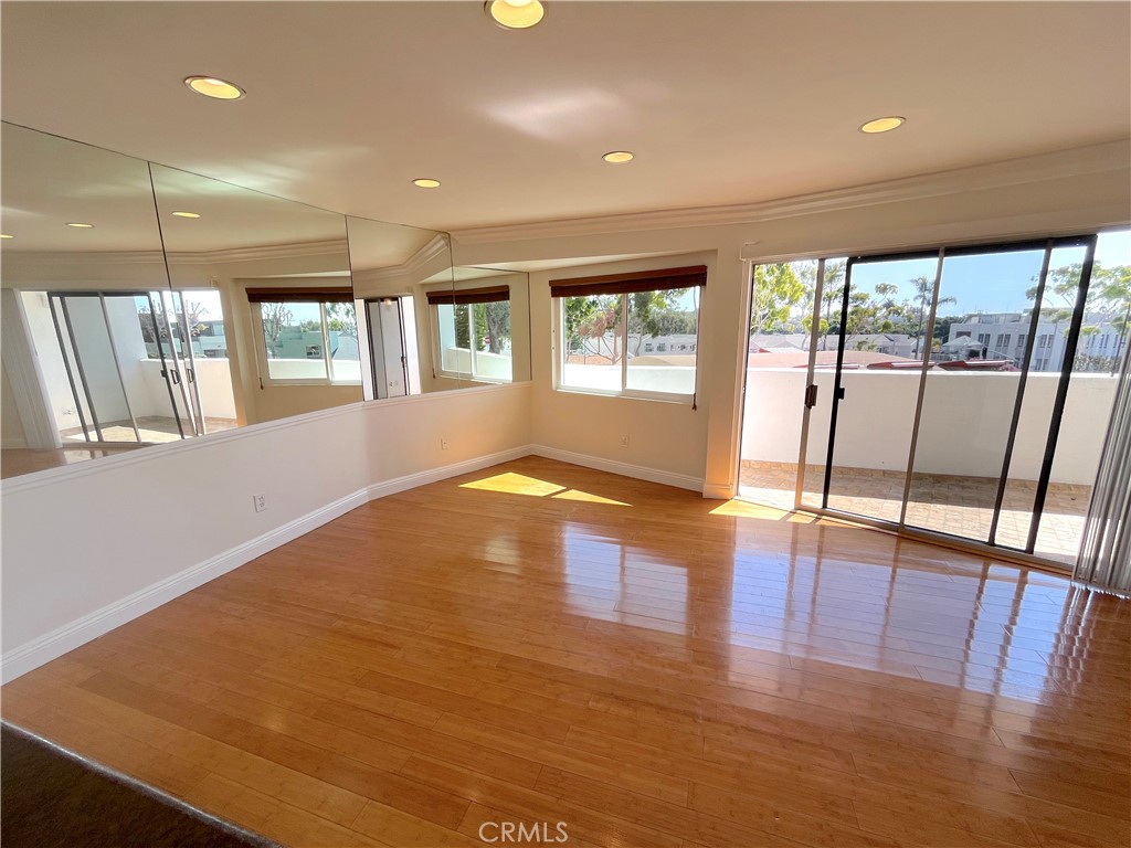 100 Cliff Drive 5, Laguna Beach CA 92651 - photo 8