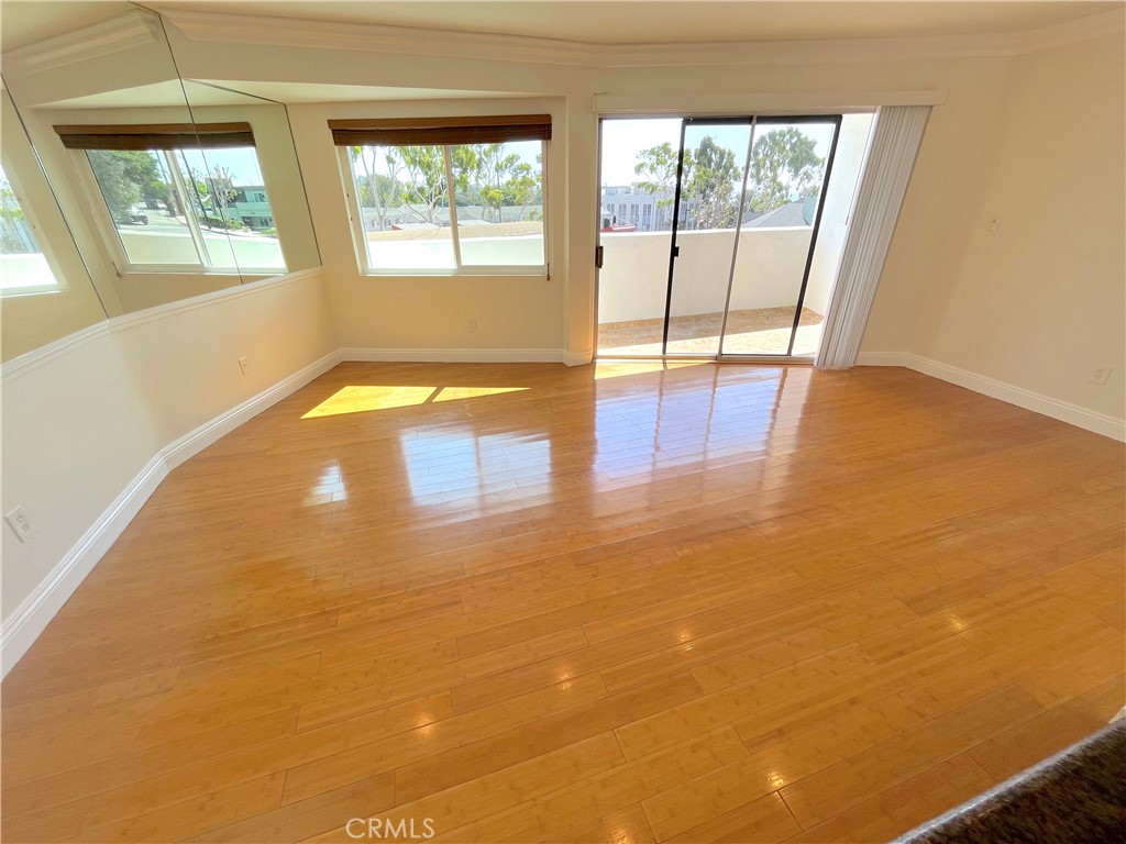 100 Cliff Drive 5, Laguna Beach CA 92651 - photo 10
