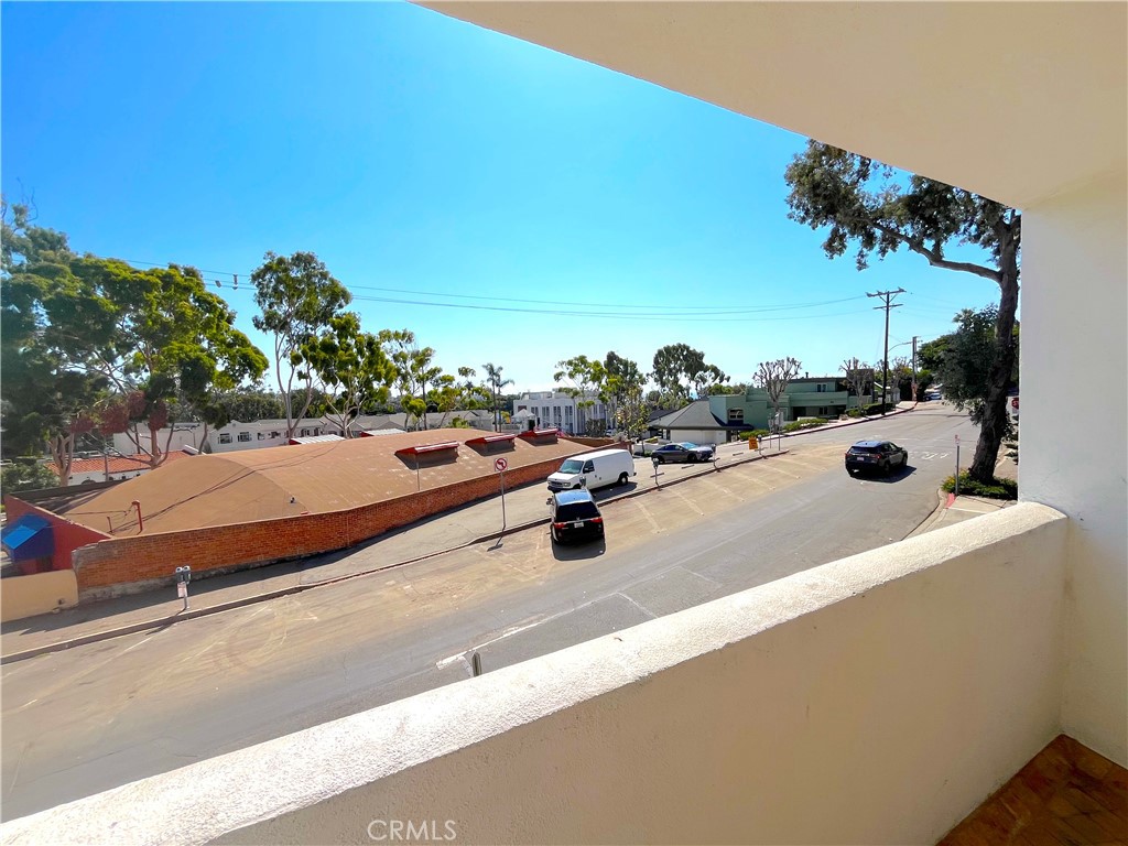 100 Cliff Drive 5, Laguna Beach CA 92651 - photo 14