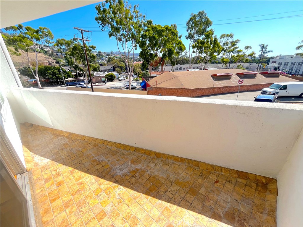 100 Cliff Drive 5, Laguna Beach CA 92651 - photo 16