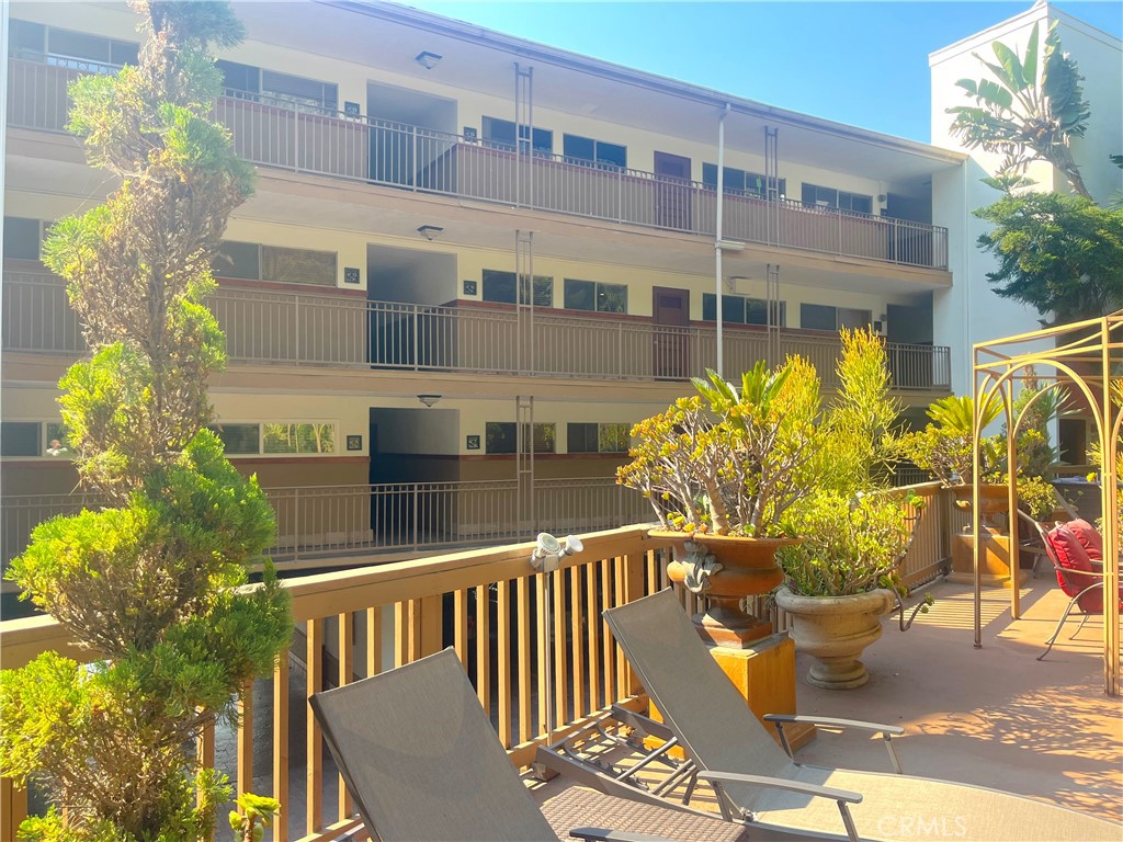 100 Cliff Drive 5, Laguna Beach CA 92651 - photo 32