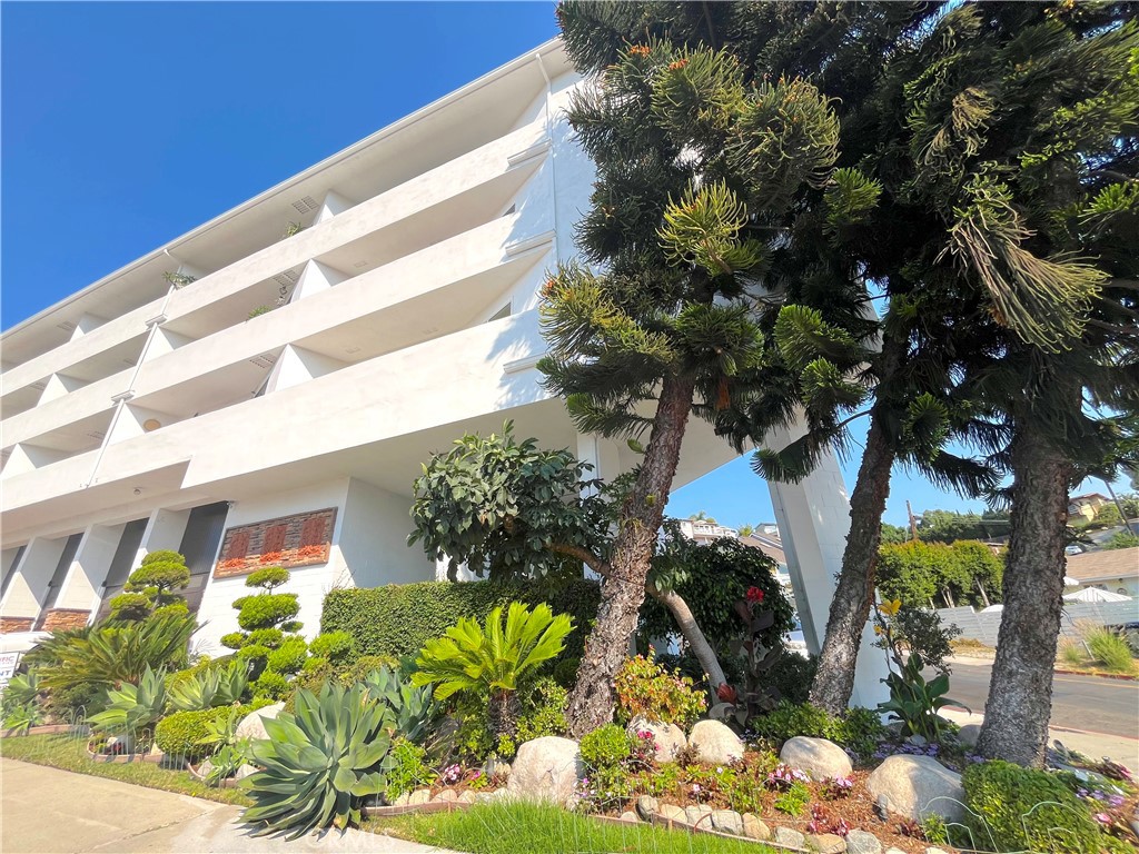 100 Cliff Drive 5, Laguna Beach CA 92651 - photo 49