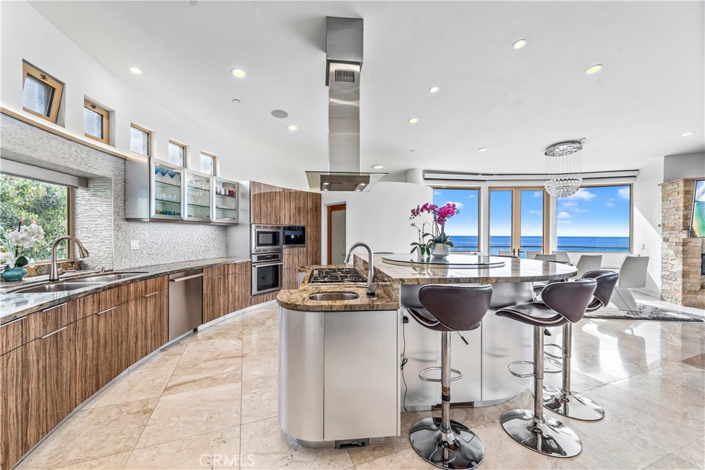 1005 Madison Place, Laguna Beach CA 92651 - photo 17