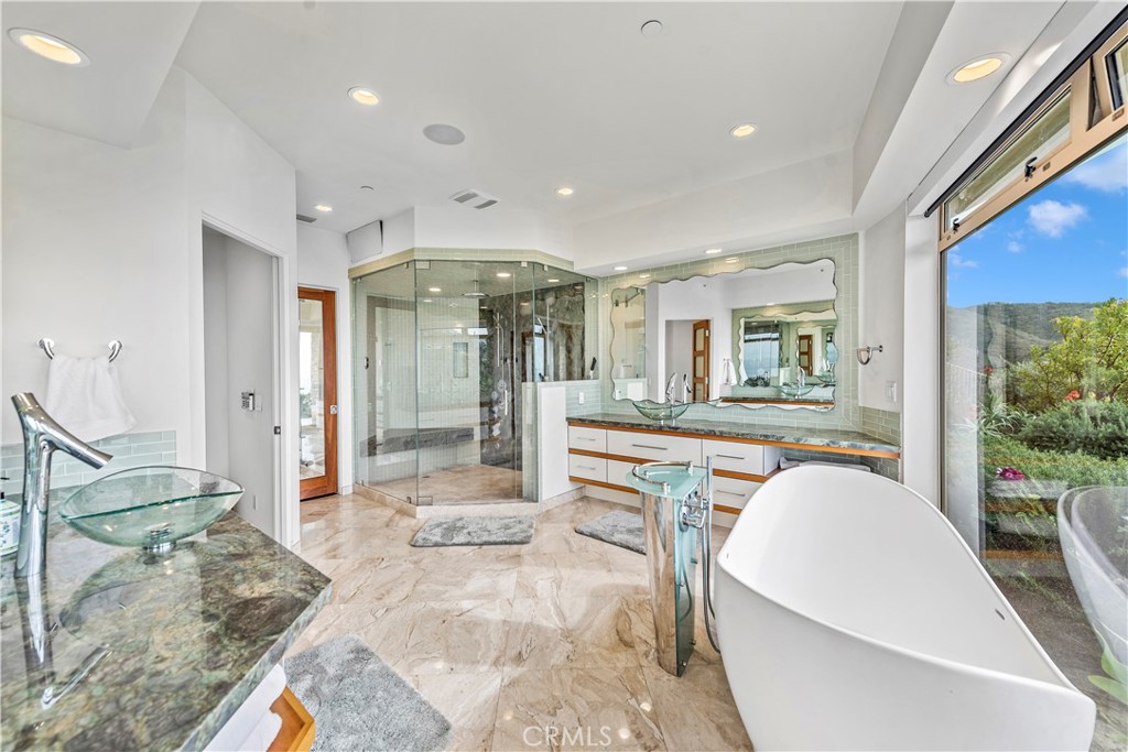 1005 Madison Place, Laguna Beach CA 92651 - photo 28