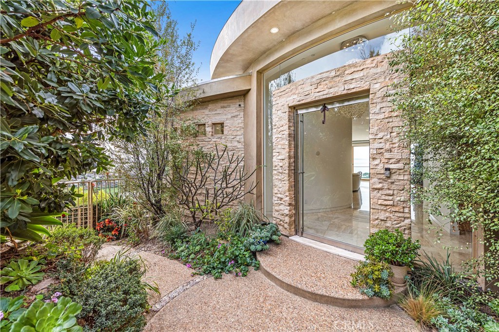 1005 Madison Place, Laguna Beach CA 92651 - photo 43