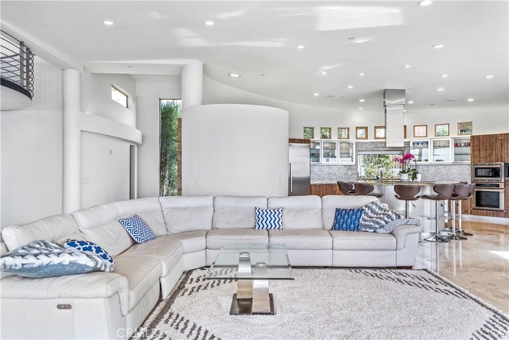 1005 Madison Place, Laguna Beach CA 92651 - photo 51