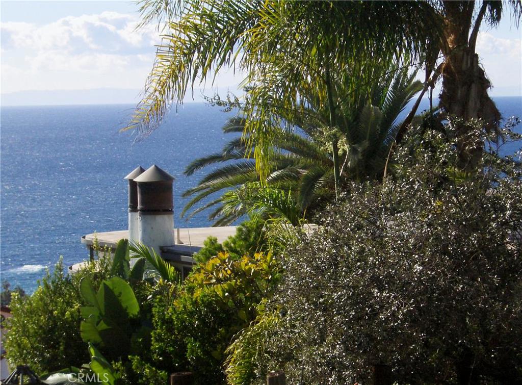 1013 Summit Way, Laguna Beach CA 92651 - photo 1