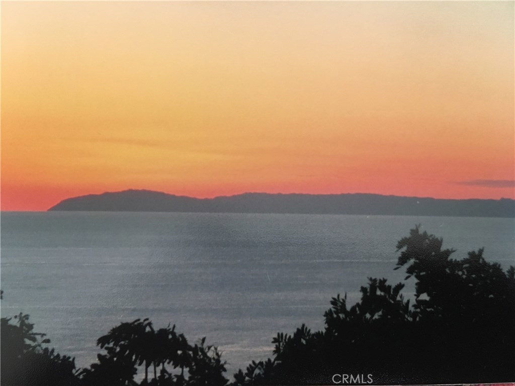 1013 Summit Way, Laguna Beach CA 92651 - photo 1
