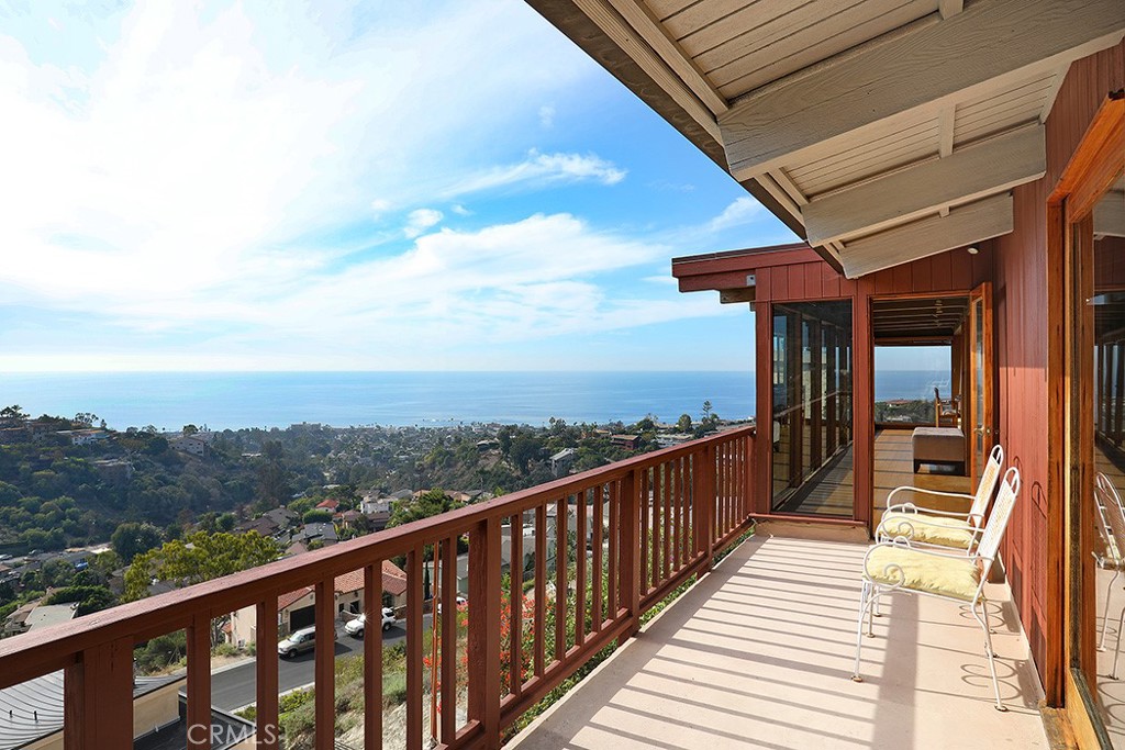 1015 Madison Place, Laguna Beach CA 92651 - photo 1