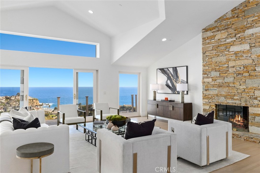 1020 Emerald Bay, Laguna Beach CA 92651 - photo 1
