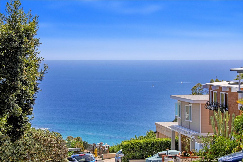 1020 Noria Street, Laguna Beach CA 92651 - photo 1