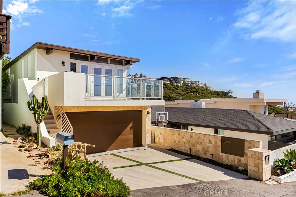 1024 Noria Street, Laguna Beach CA 92651 - photo 1