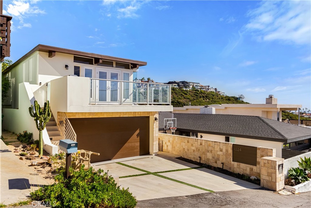 1024 Noria Street, Laguna Beach CA 92651 - photo 1