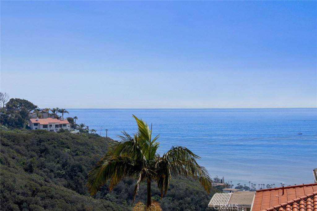 1025 Noria Street, Laguna Beach CA 92651 - photo 1