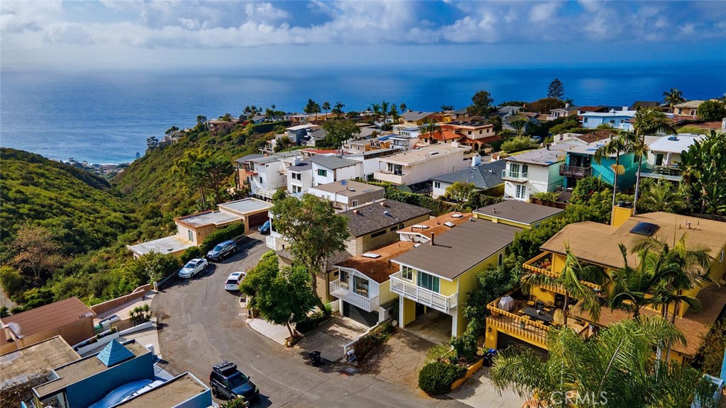 1027 Oro Street, Laguna Beach CA 92651 - photo 1