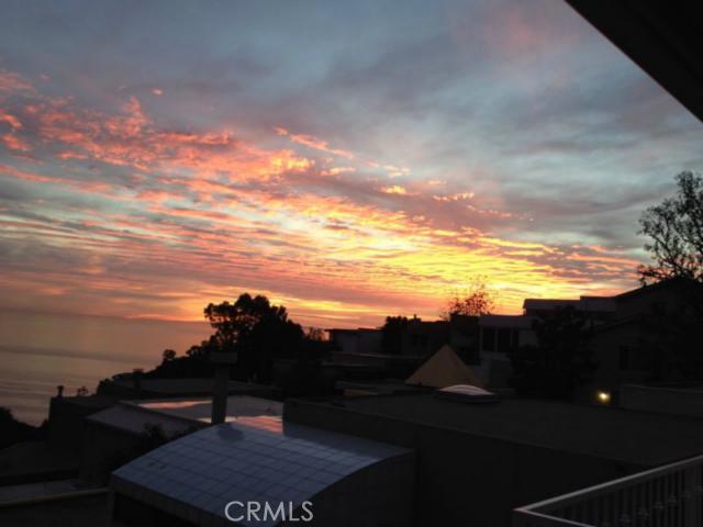Beautiful Sunsets and if you love sunrises...... - 1028 Oro Street, Laguna Beach CA 92651 - photo 1