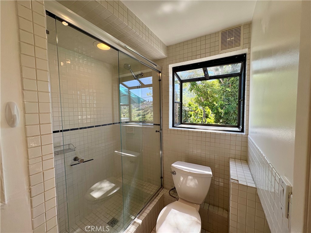 1033 Eastman Way, Laguna Beach CA 92651 - photo 3