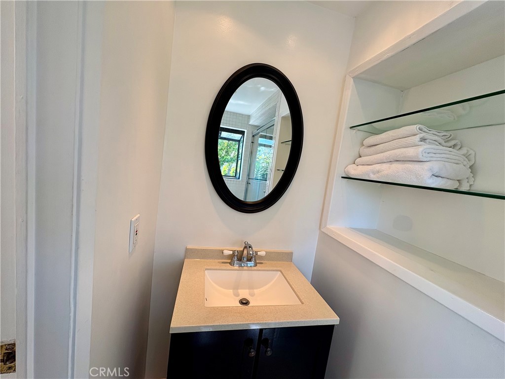 1033 Eastman Way, Laguna Beach CA 92651 - photo 4
