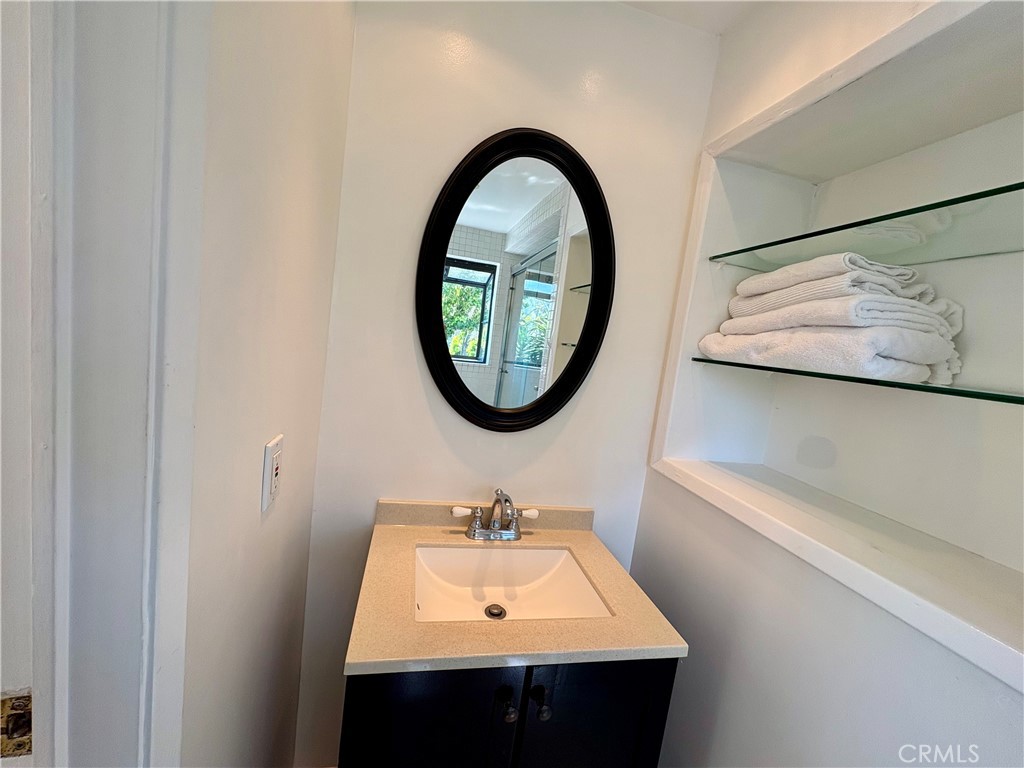 1033 Eastman Way, Laguna Beach CA 92651 - photo 4