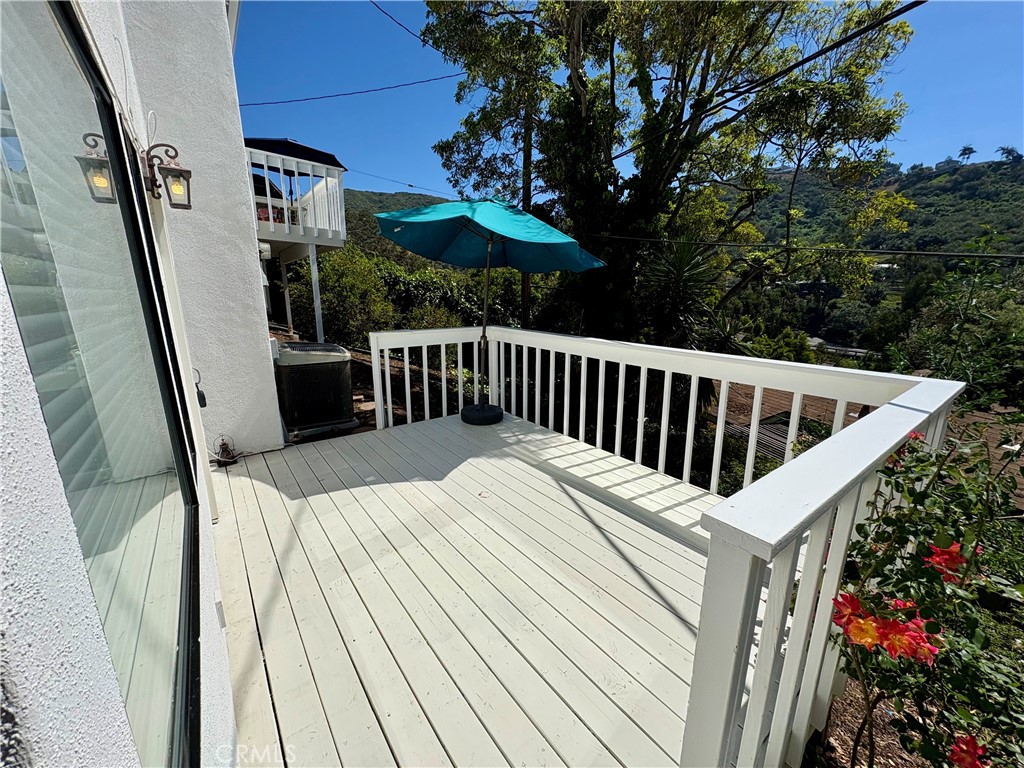 1033 Eastman Way, Laguna Beach CA 92651 - photo 8