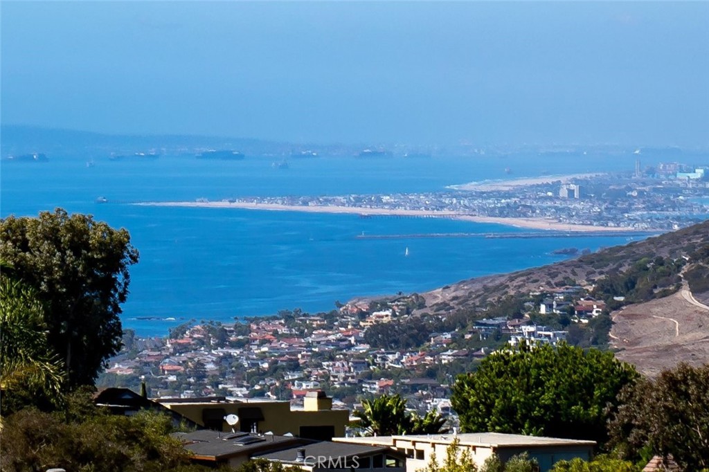 1040 Santa Ana Street, Laguna Beach CA 92651 - photo 1