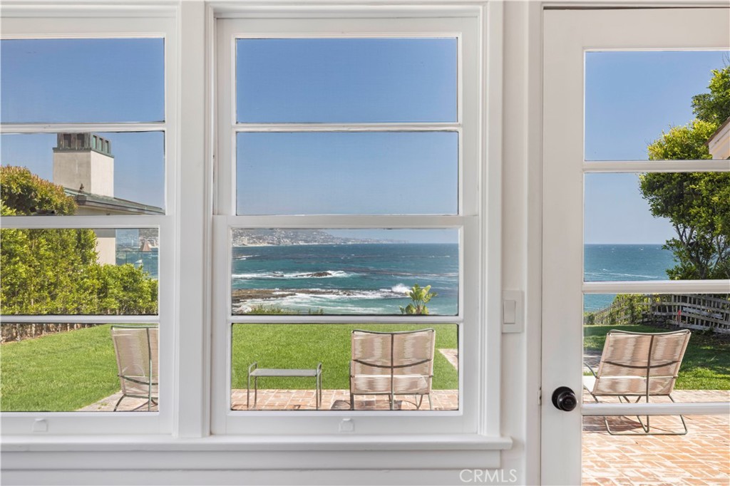 1041 Marine Drive, Laguna Beach CA 92651 - photo 4