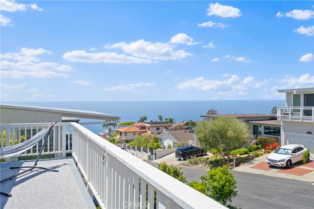 1044 Noria Street, Laguna Beach CA 92651 - photo 1