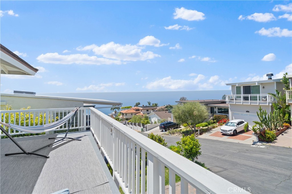 1044 Noria Street, Laguna Beach CA 92651 - photo 1