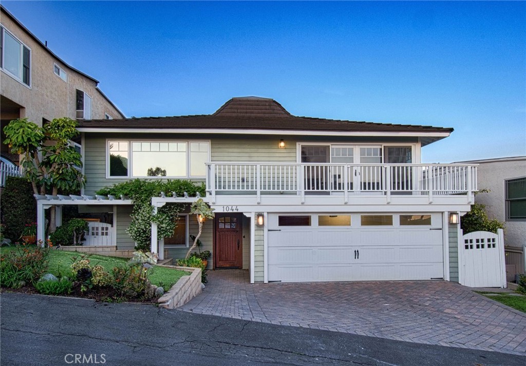 1044 Noria Street, Laguna Beach CA 92651 - photo 1
